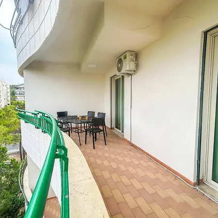 Апартаменты Riviera Nest Haven D42 *