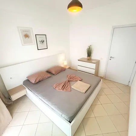 Апартаменты Riviera Nest Haven D42