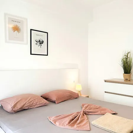 Riviera Nest Haven D42 *