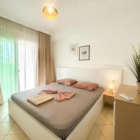 Riviera Nest Haven D42 Дуррес
