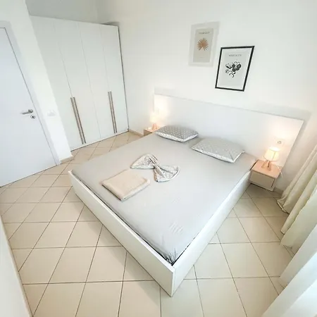 Riviera Nest Haven D42 Апартаменты Дуррес